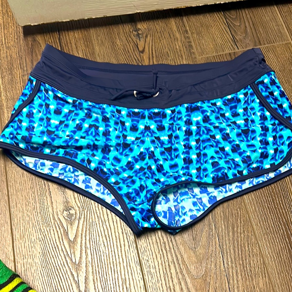 Athleta swim Women's board Shorts